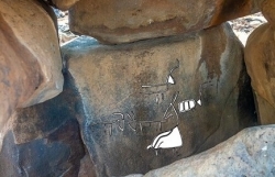 Israel: Những hình vẽ bí ẩn được phát hiện trong những ngôi mộ cự thạch